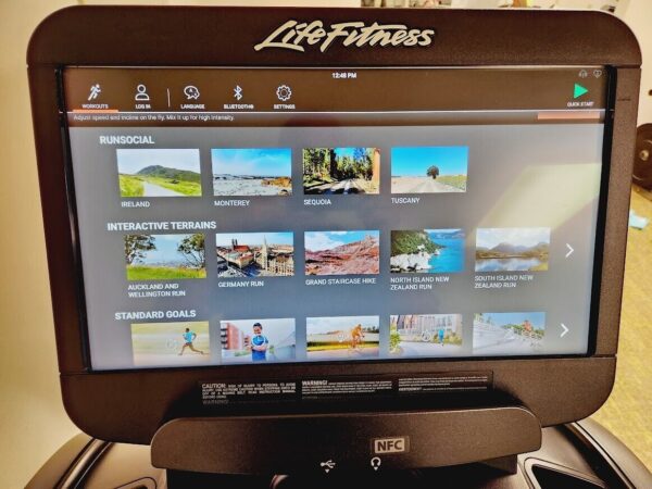 Life Fitness Refurbished 95T Elevation Series Discover SE Treadmill3